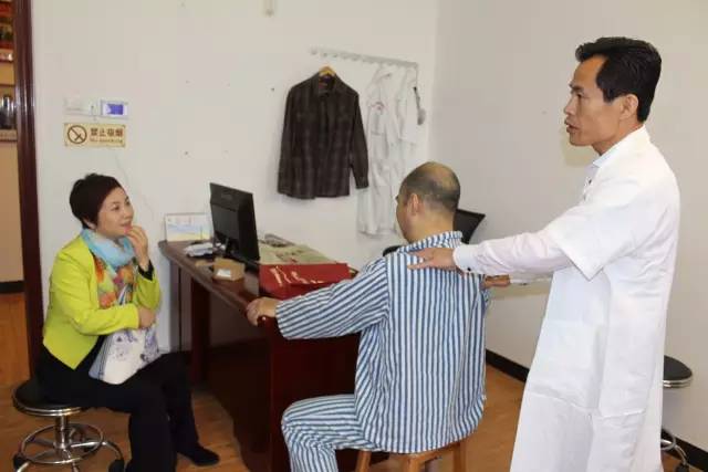 大醫精誠 送醫贈藥--世界骨傷泰斗韋貴康大型送醫贈藥活動圓滿舉行