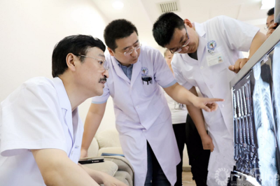 紅會醫院院長郝定均當選西安市第十六屆人大常委會委員